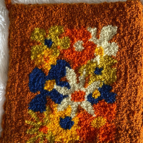 Vintage 70s / Handmade MCM Flower Carpet Purse - Picture 2 of 4